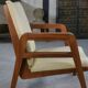 Fauteuil moderniste en acajou et skaï 1940-1950