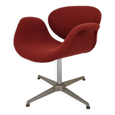Little Tulip Armchair with cross base by Pierre Paulin for Artifort, 1970s