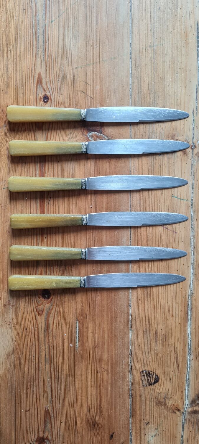 Set of 6 bakelite knives
