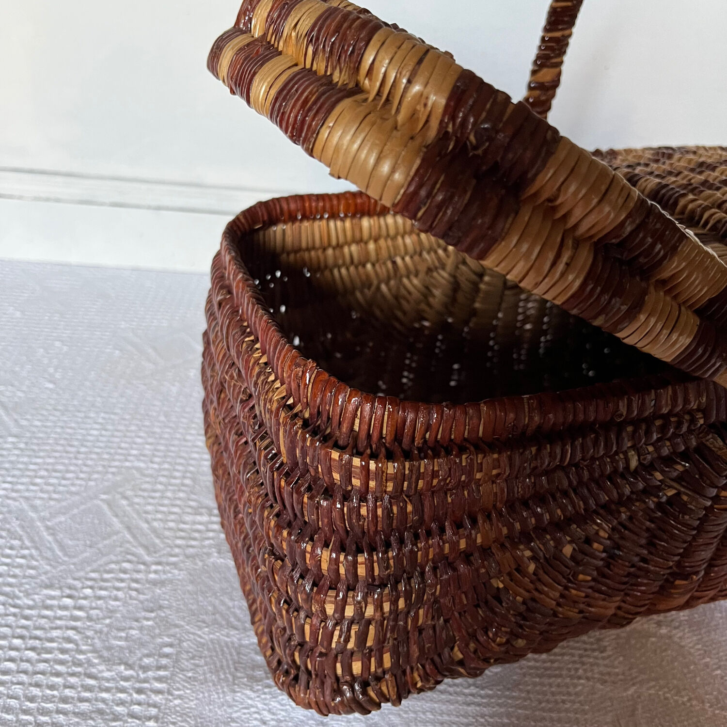 Basket with lids