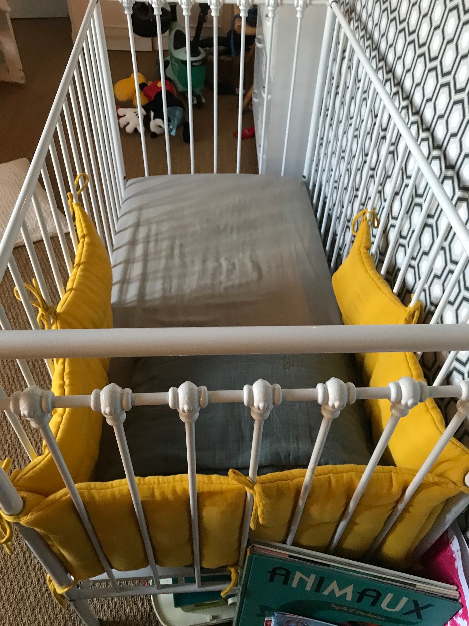 Baudou/Bonpoint bar bed in white metal for children