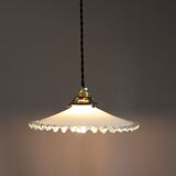 Suspension en opaline blanche et liseré transparent