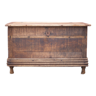 Oak chest