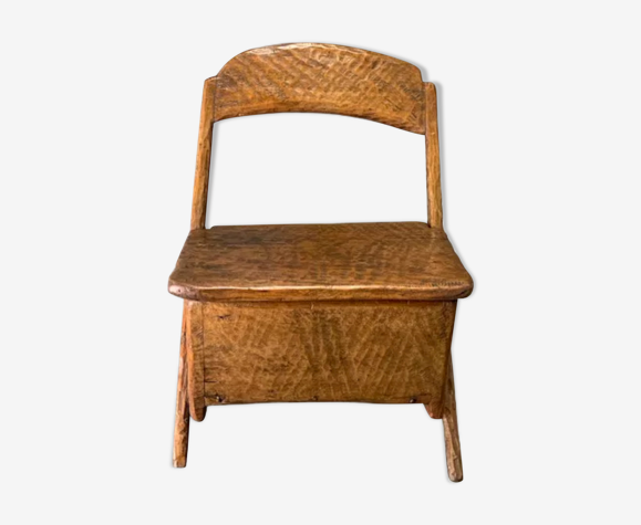 Tabouret realisé a la gouge