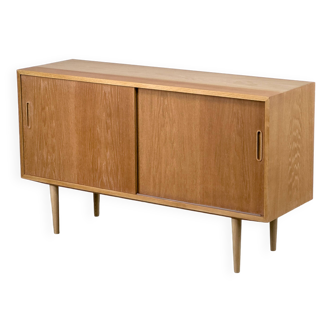 Danish Oak Sideboard by Carlo Jensen for Hundevad & Co., 1960s