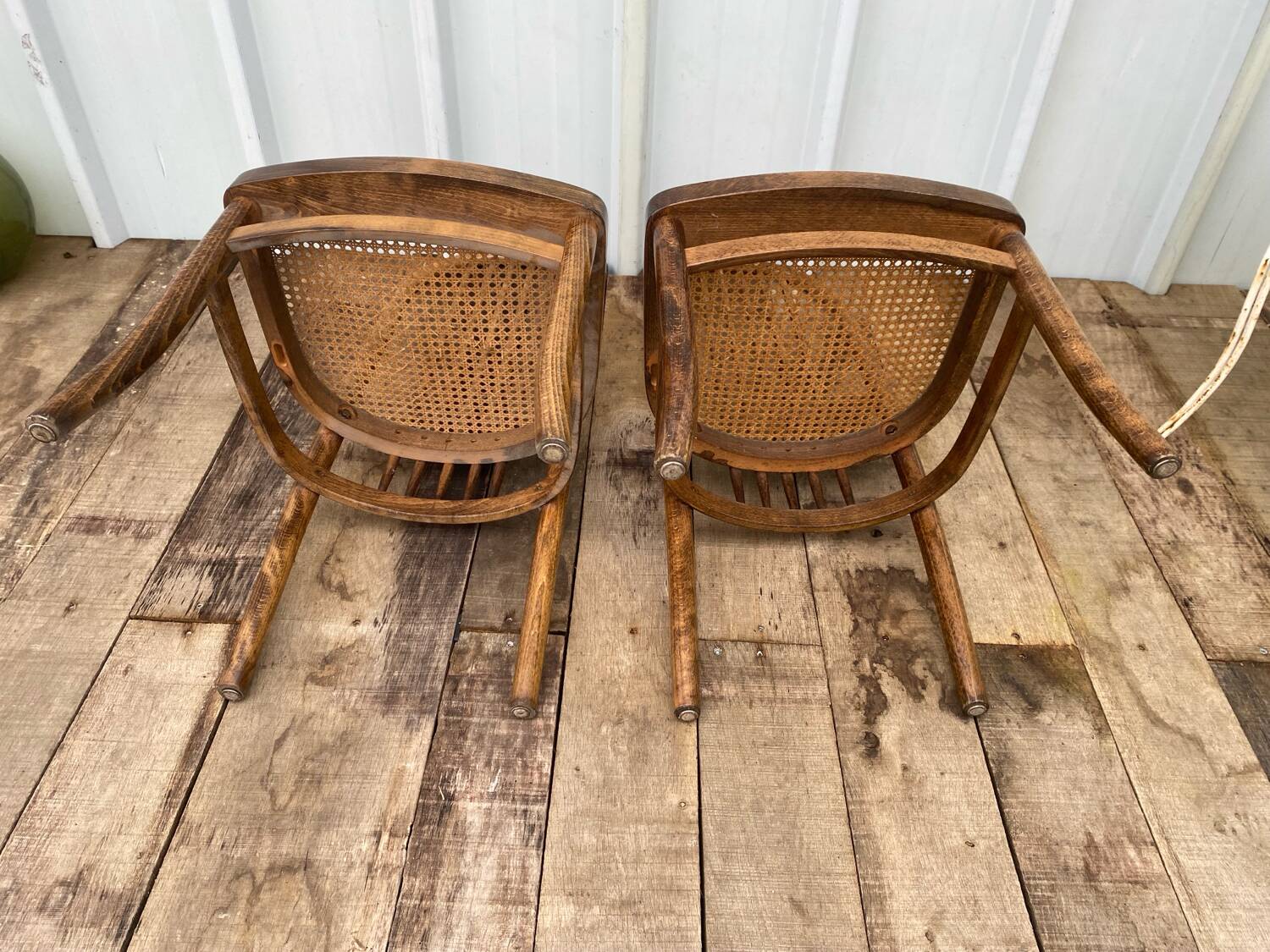 Paire chaise ancienne Baumann modèle eden bois + assise cannée vintage
