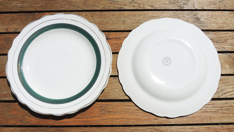 Former salins ceramic cheese service