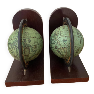 Paire de serres-livres globes en bois