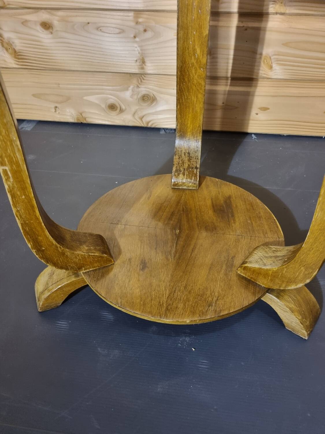 Art Deco pedestal table