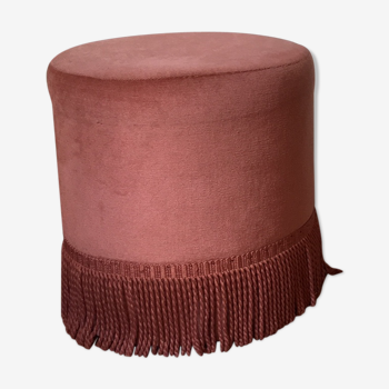 Pouf en velours rose et franges