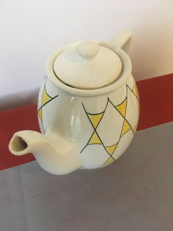 Longchamp vintage teapot