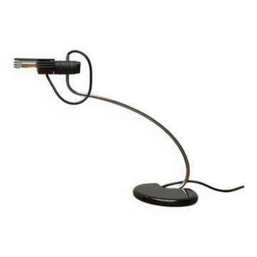Lampe de table Wing 509 vintage postmoderne italienne par Bruno Gecchelin pour Oluce, années 1970.