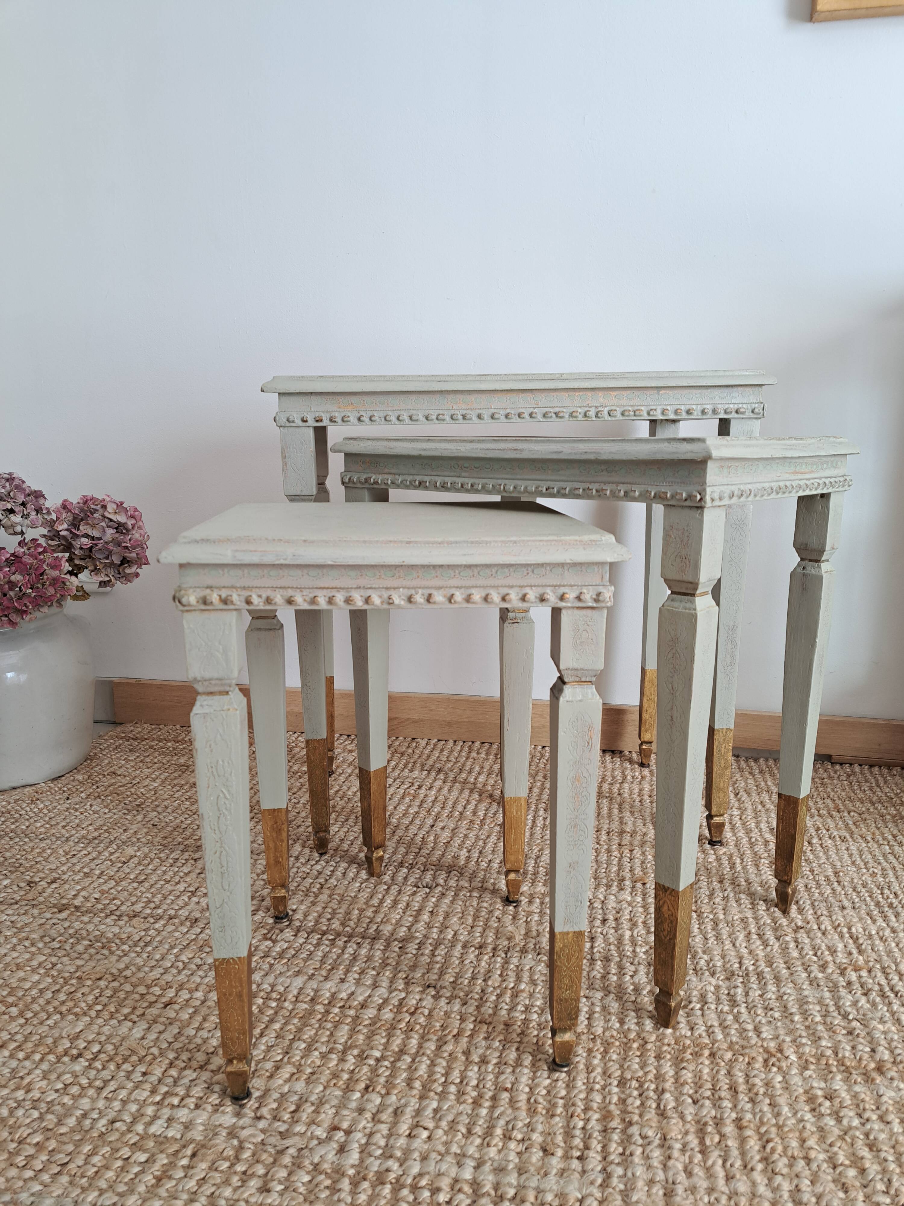 Tables gigognes en bois exotic