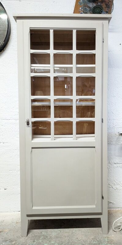 Parisian showcase cabinet