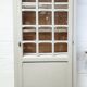 Armoire vitrine parisienne