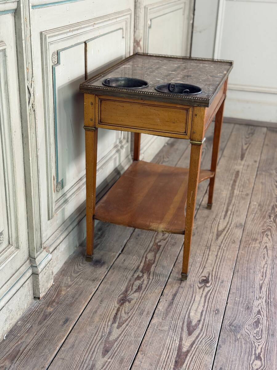 Louis XVI refreshment table in mahogany, brass and marble, 18th century.