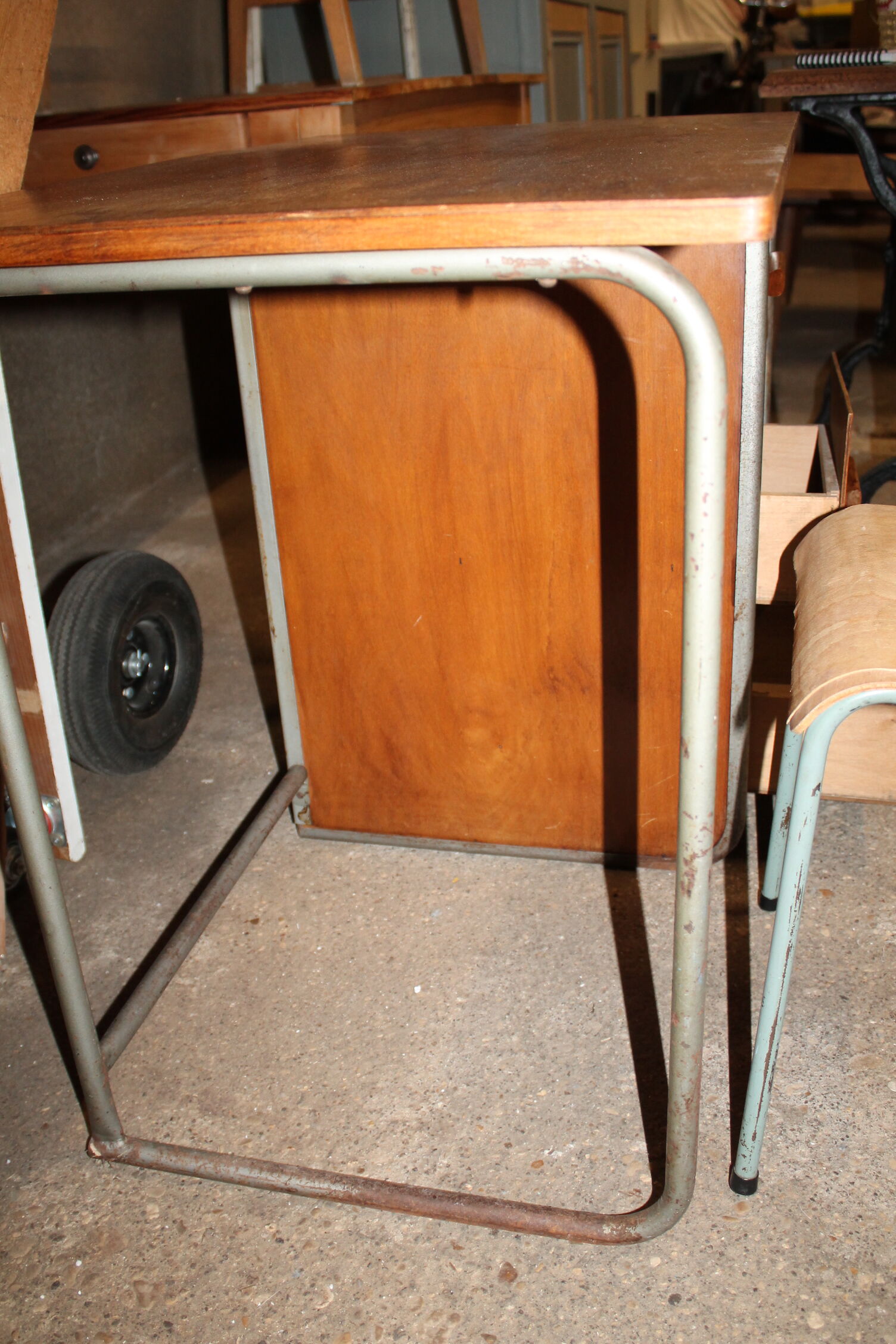 Bureau enfant et sa chaise assortie