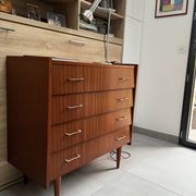 Vintage teak chest of drawers with 4 drawers from the 1960s.