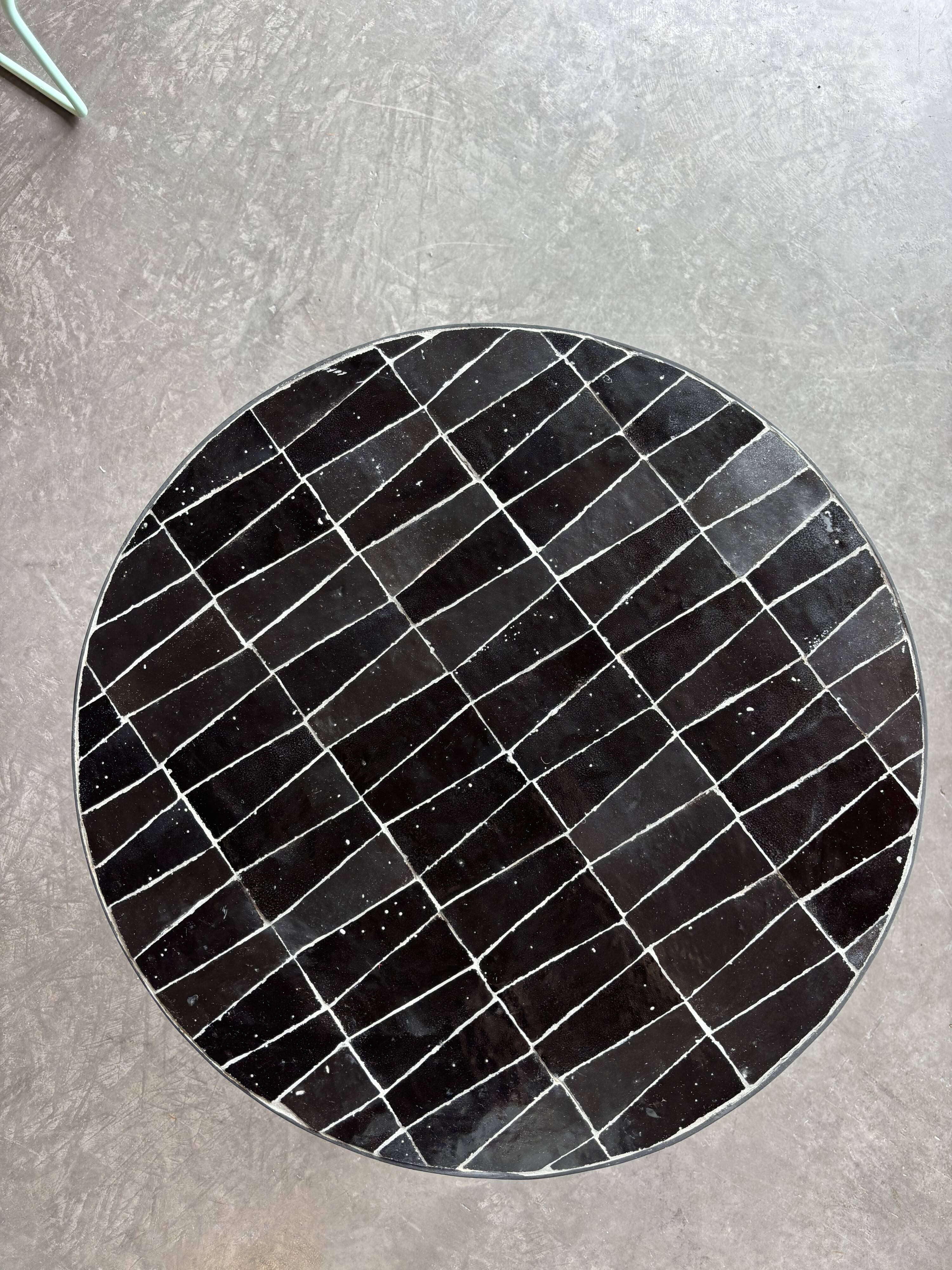 Round coffee table in black zellige – 60 cm artisanal Moroccan design