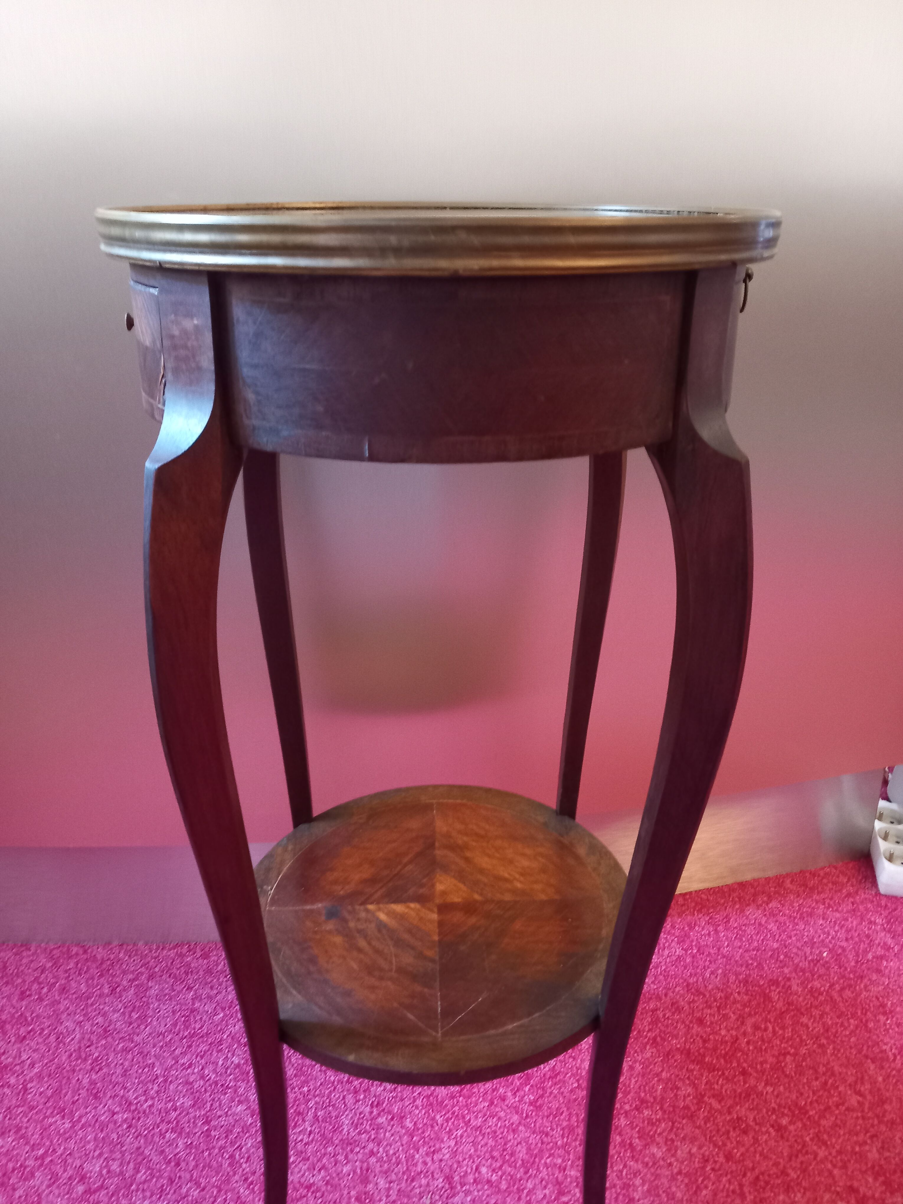 Gueridon style Louis XVI