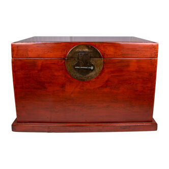 Large red laqué chest