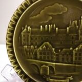 Plate in slip Gien decoration " castle of Gien "