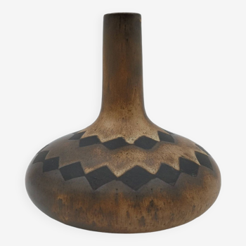 Vase pansu à long col en céramique