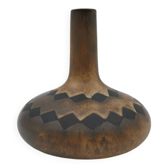 Long-necked ceramic vase