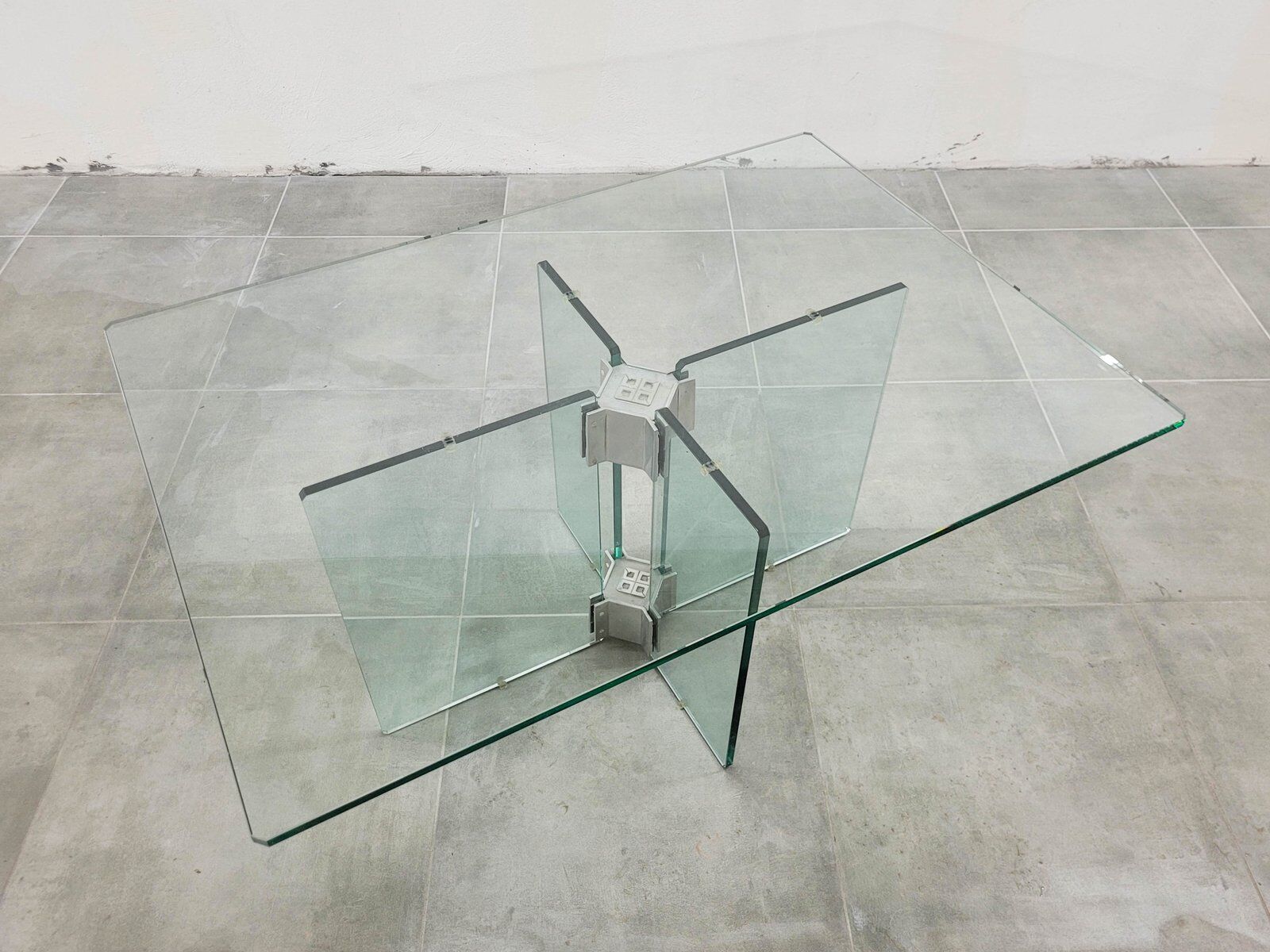 Table basse en verre vintage attribuée à Peter Ghyczy, années 1970