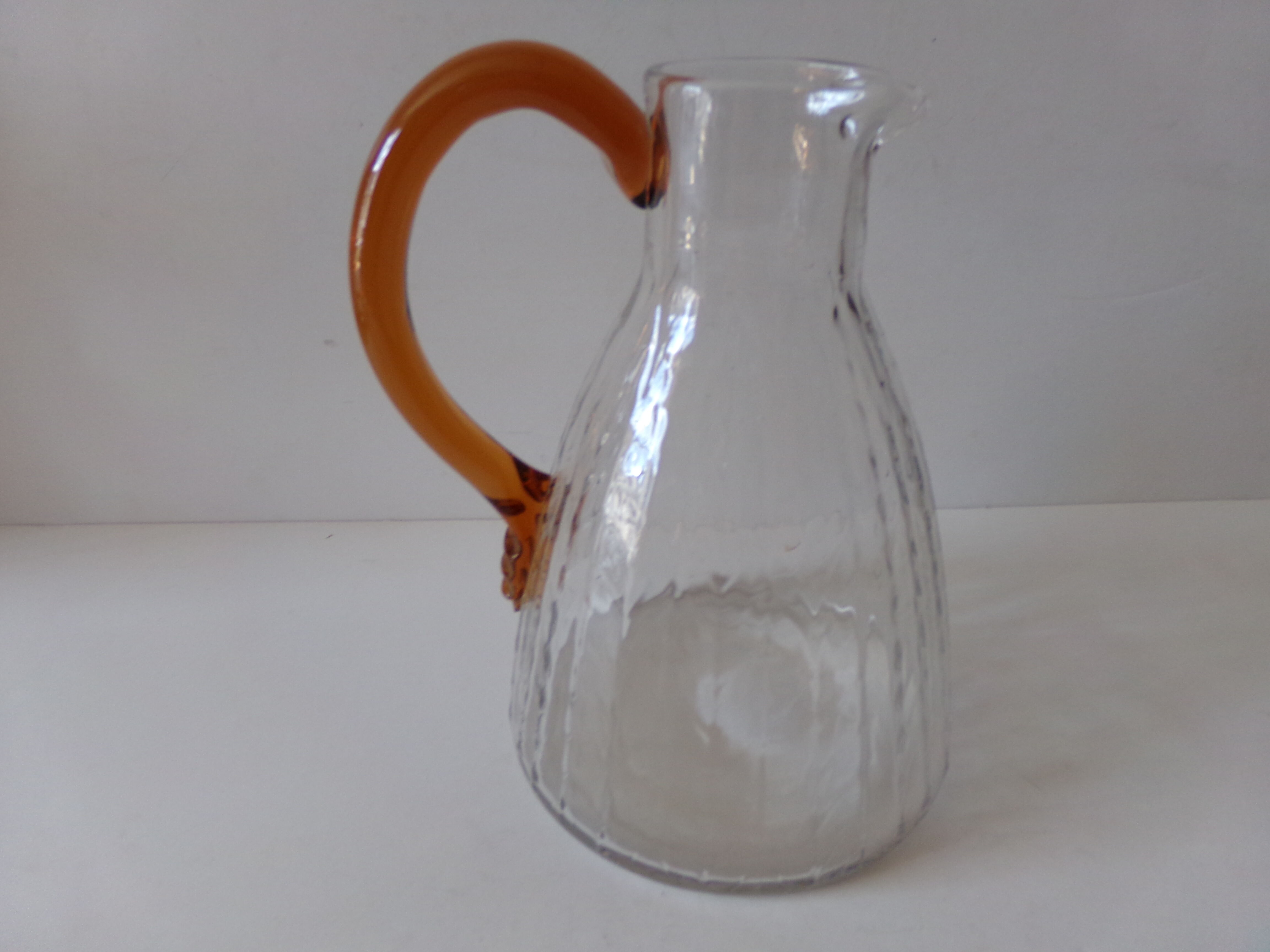 Service pitcher and 6 glasses