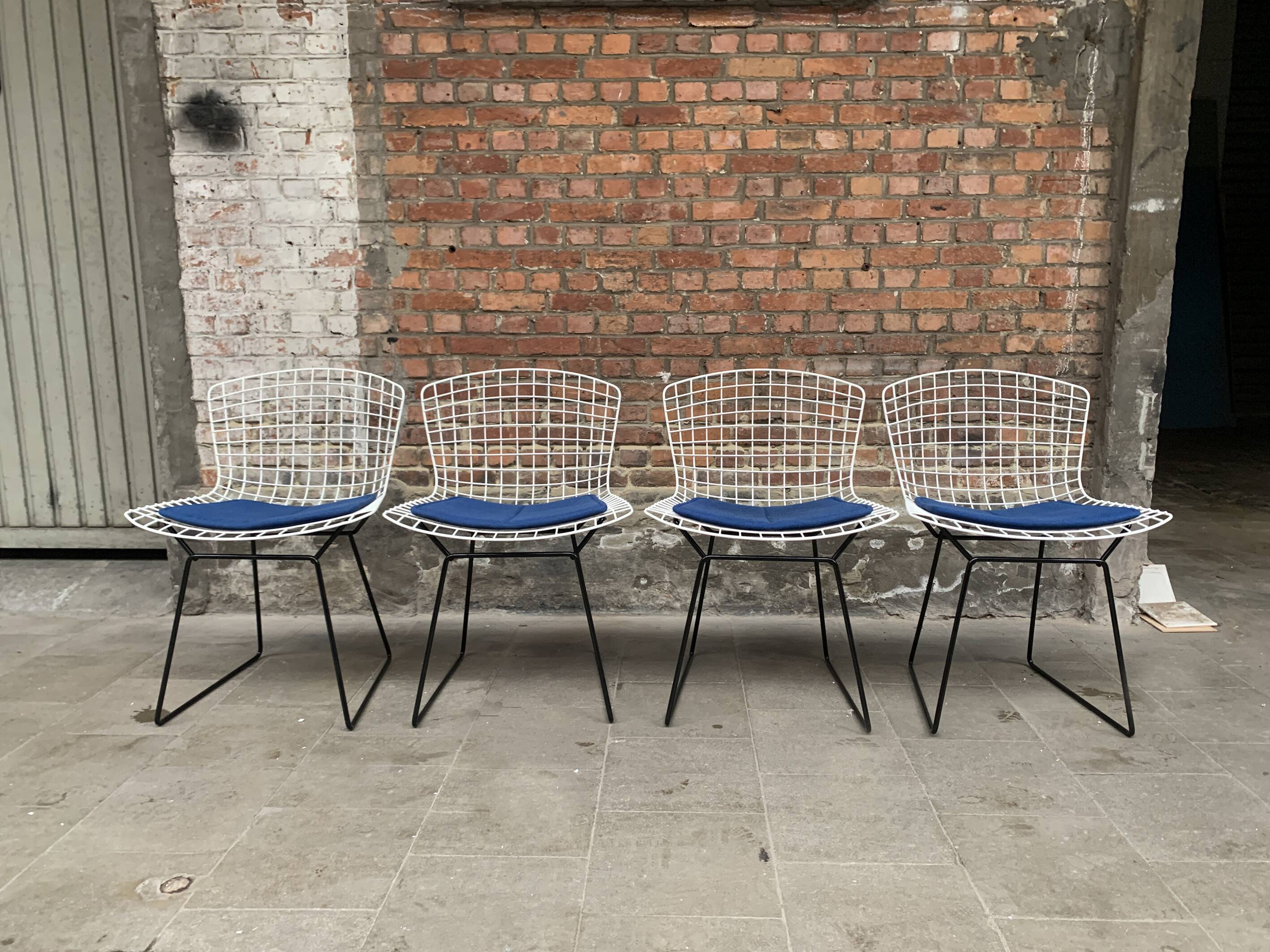4 chaises 420 par Harry Bertoia pour Knoll International, 1960