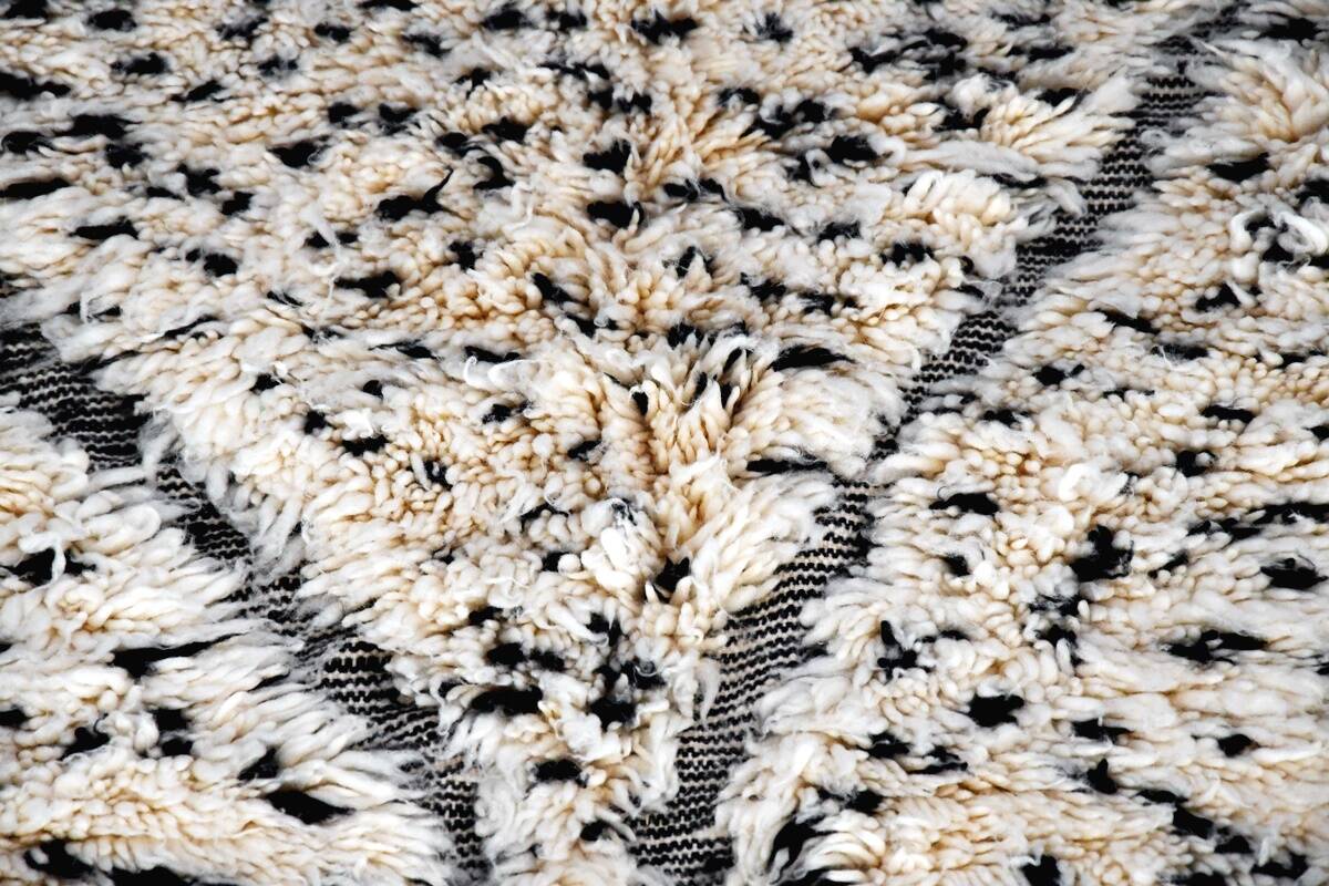 Beni Ouarain Moroccan Berber Rug New 294 cm x 200 cm