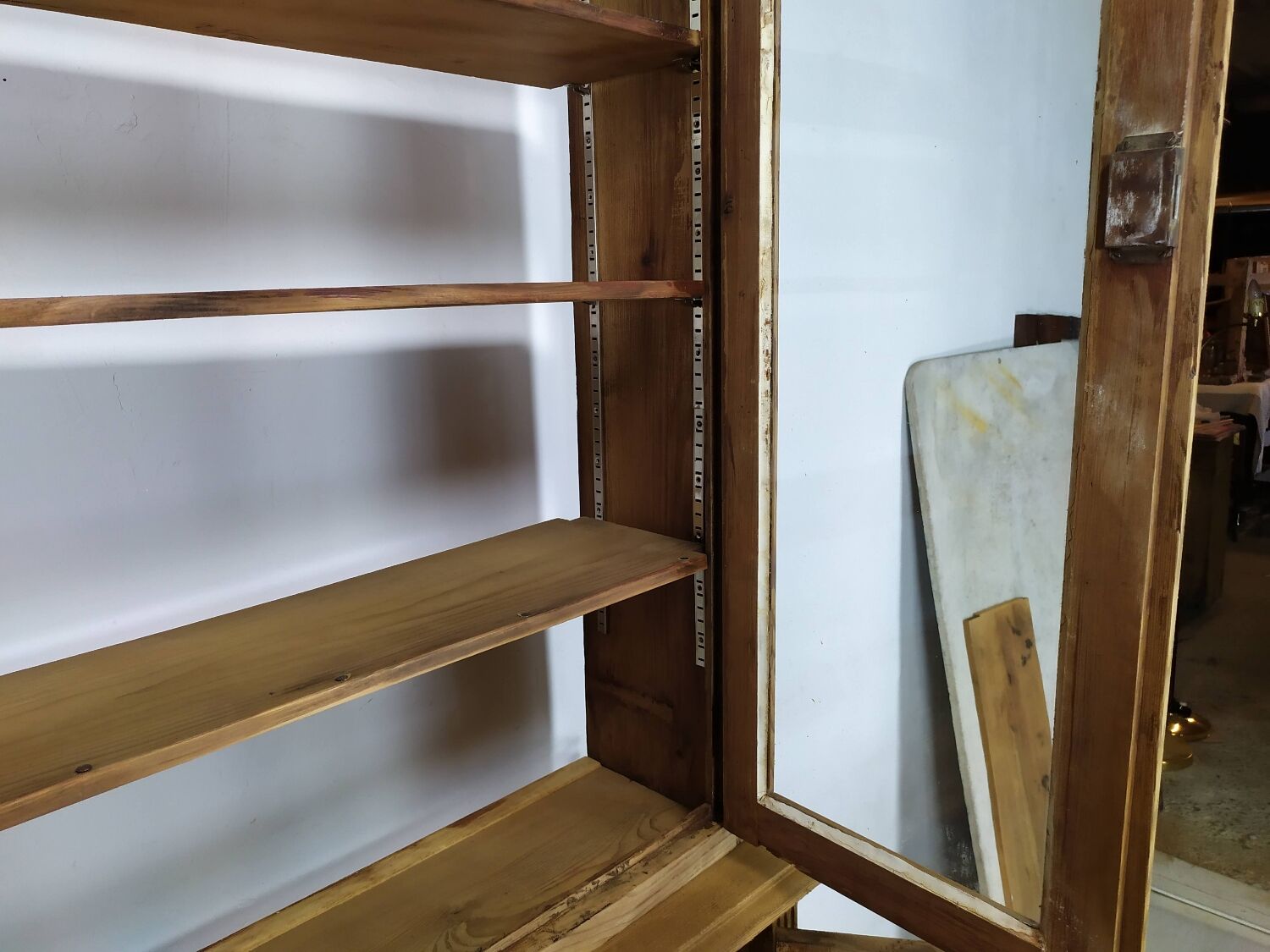 Bistro corner bookcase