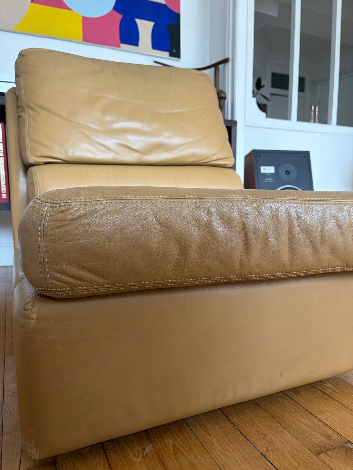 Chauffeuse en cuir vintage