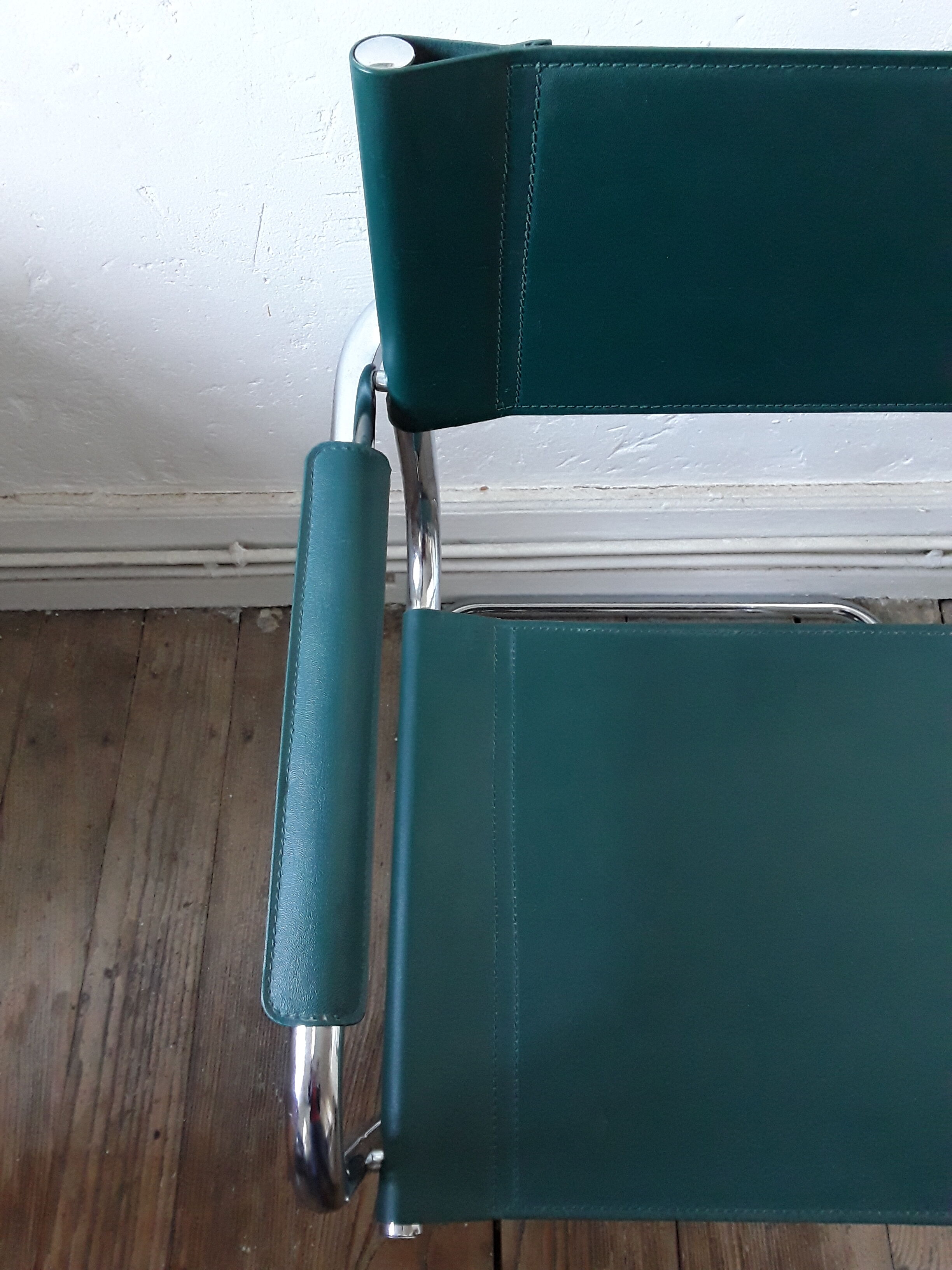 Fauteuil chrome et cuir année 70