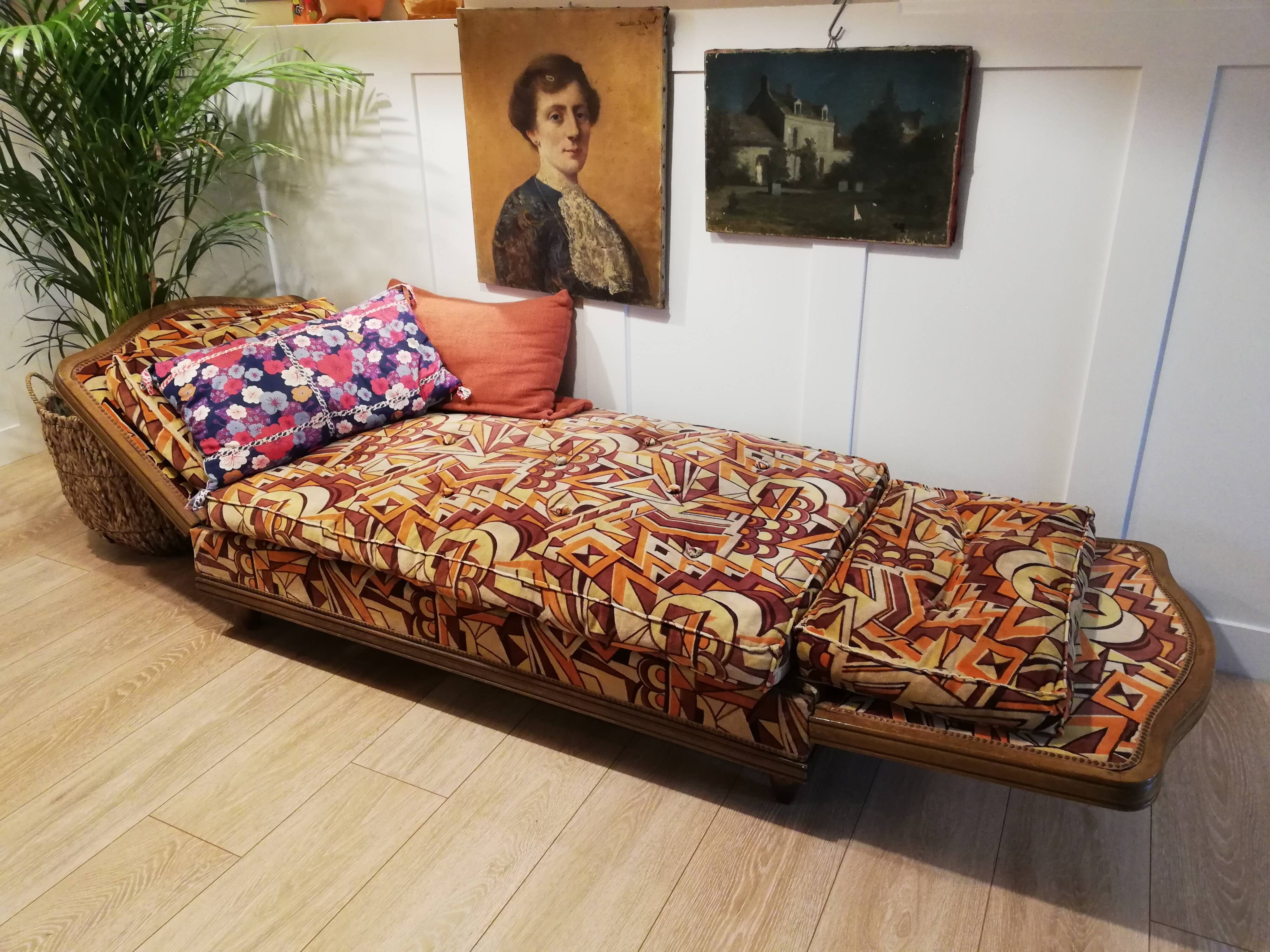 Bed or daybed bench 1920