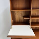 Vintage McIntosh design bookcase by T. Robertson from the 1960s.