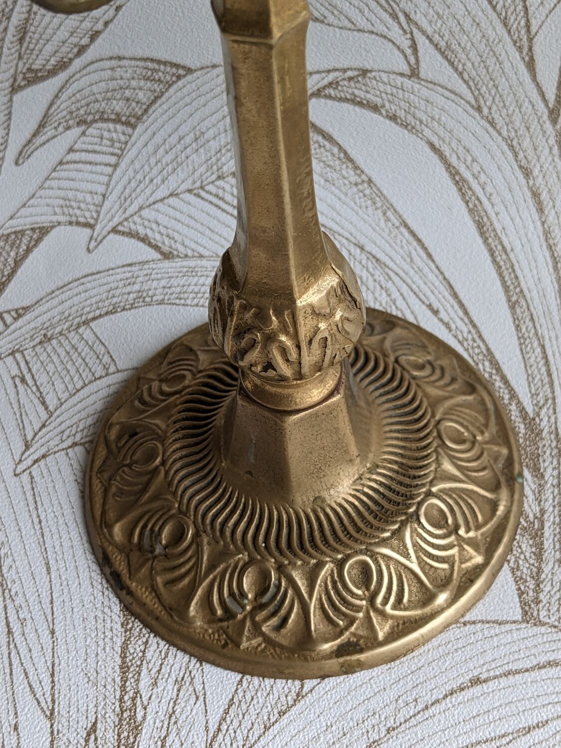 Chandeliers en bronze style Louis XVI