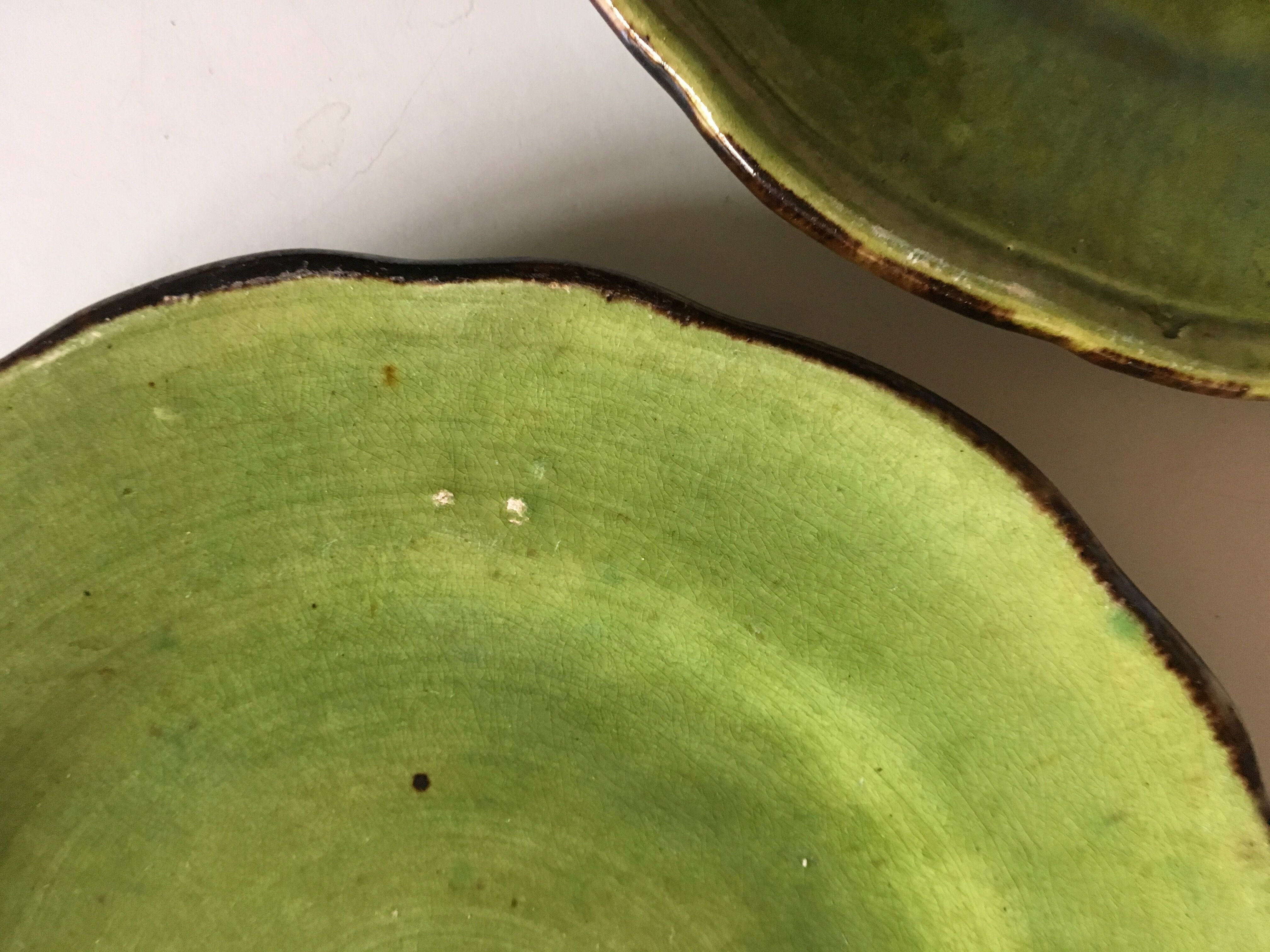 Set  of plates of glazed Earth Biot to gadroons