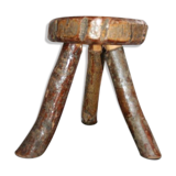 Tabouret de ferme en bois brut tripode