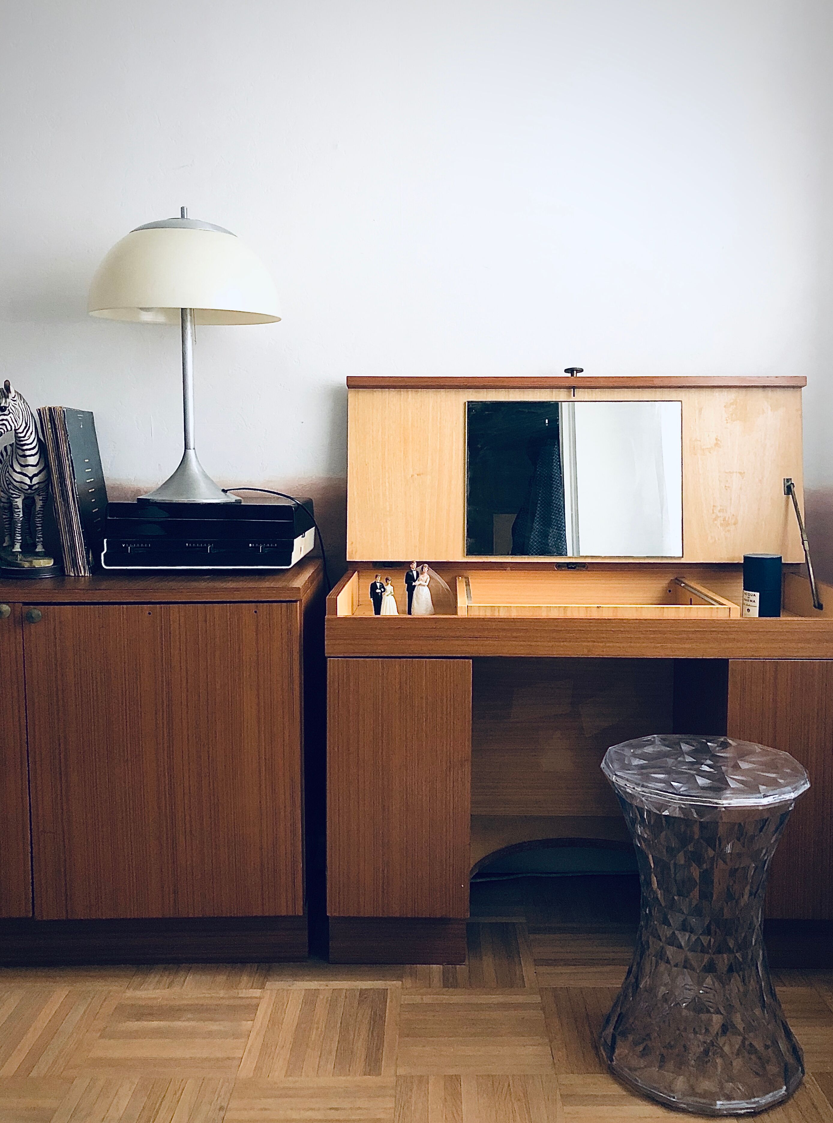 Hairdresser's office of the 1950s