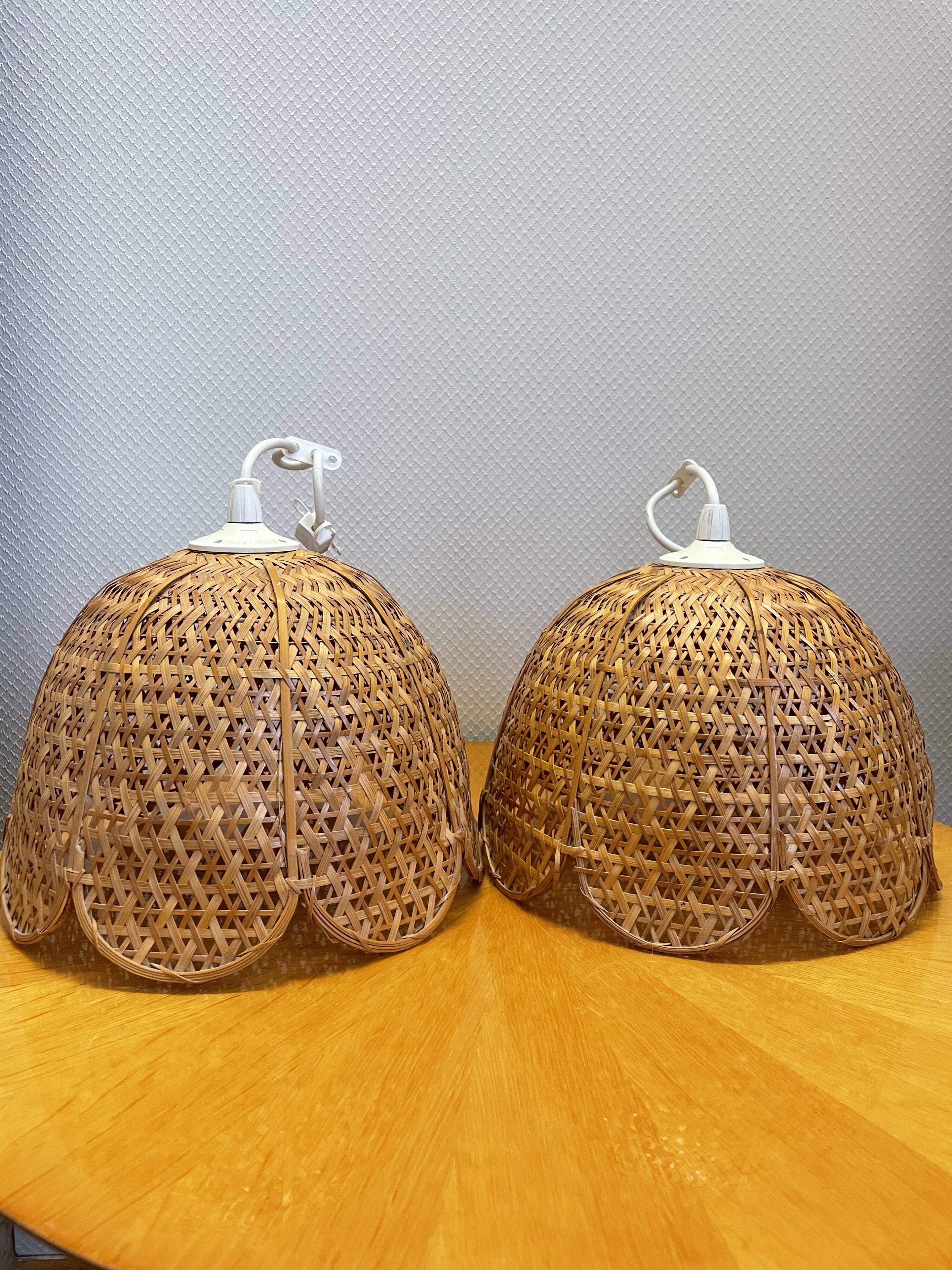 Vintage braided rattan flower suspension