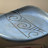 Empty vintage pocket in glazed ceramic