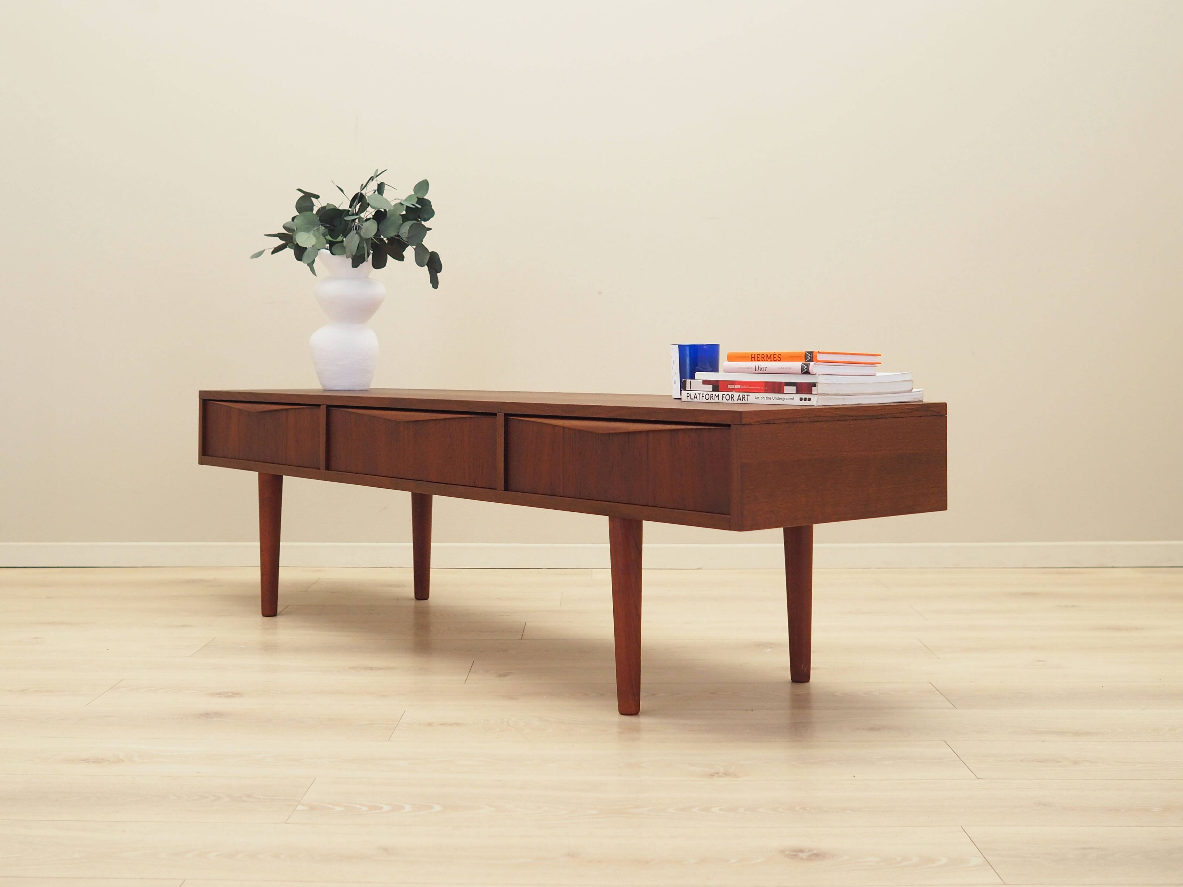 Low oak sideboard, Danish design, 1970s, made in Denmark
