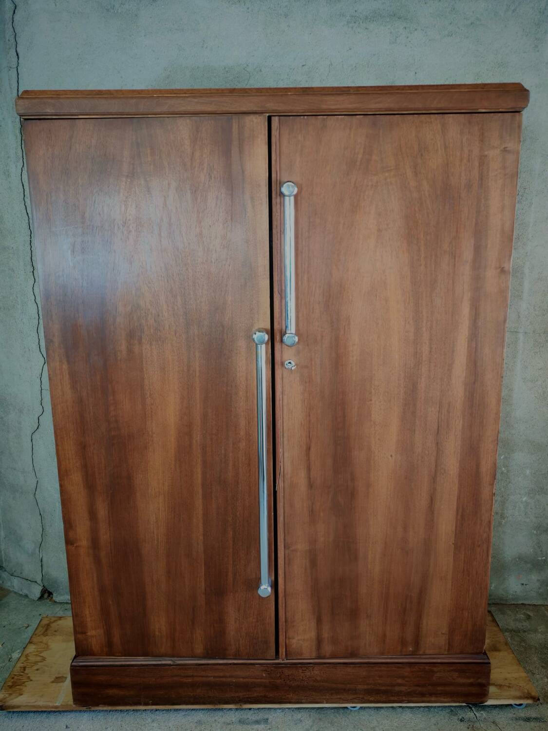 Gentleman's Wardrobe - English dressing armoire - Compacton