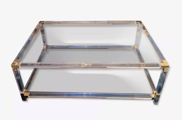 Grande table basse italienne à deux niveaux en lucite, verre et laiton doré, 1970-80