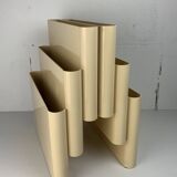 Beige off white Magazine Rack by Giotto Stoppino for Kartell, Italy, 1970s