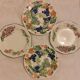 Ensemble de quatre assiettes à dessert retro "raisin "