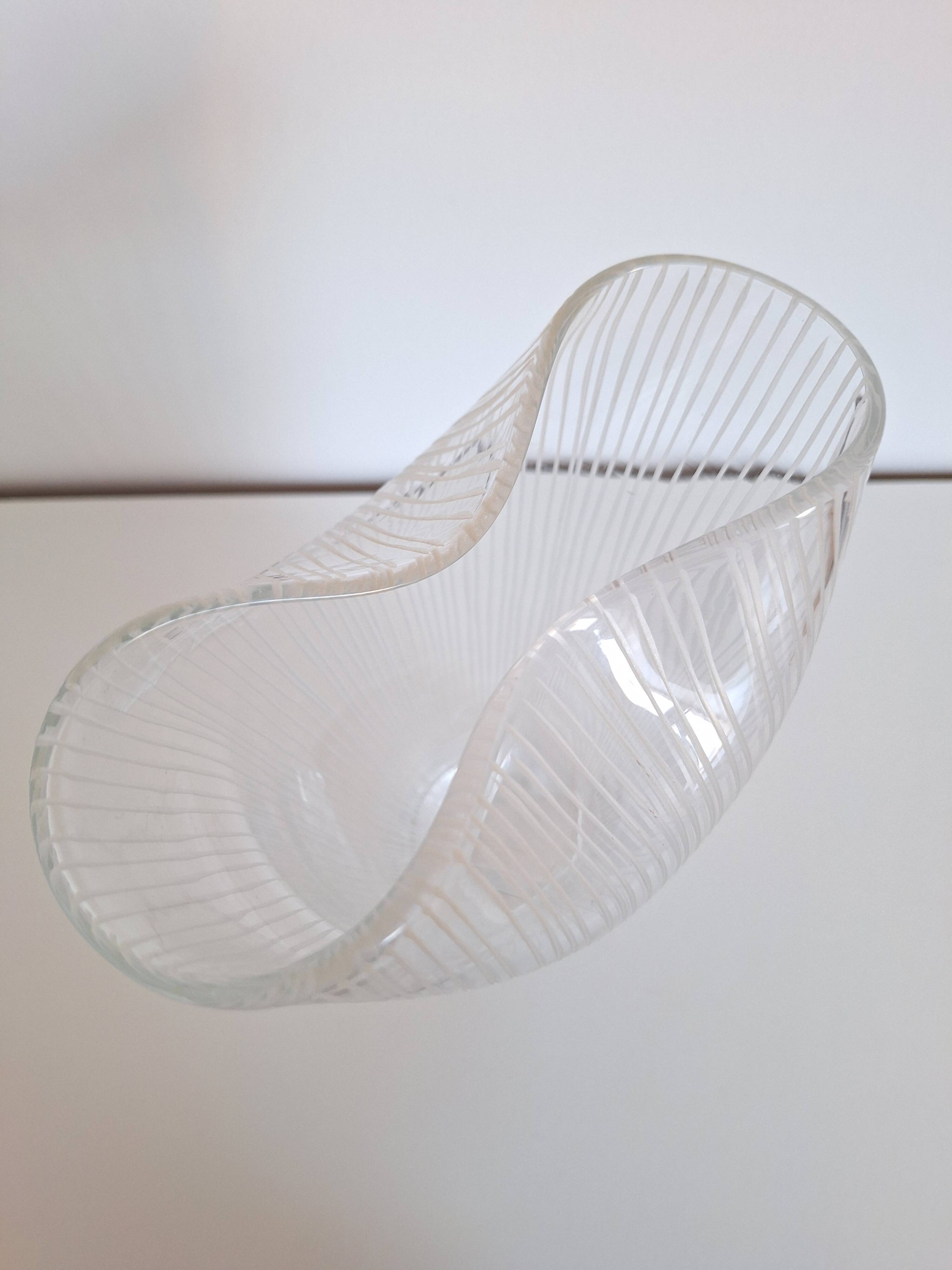Vase à rayures