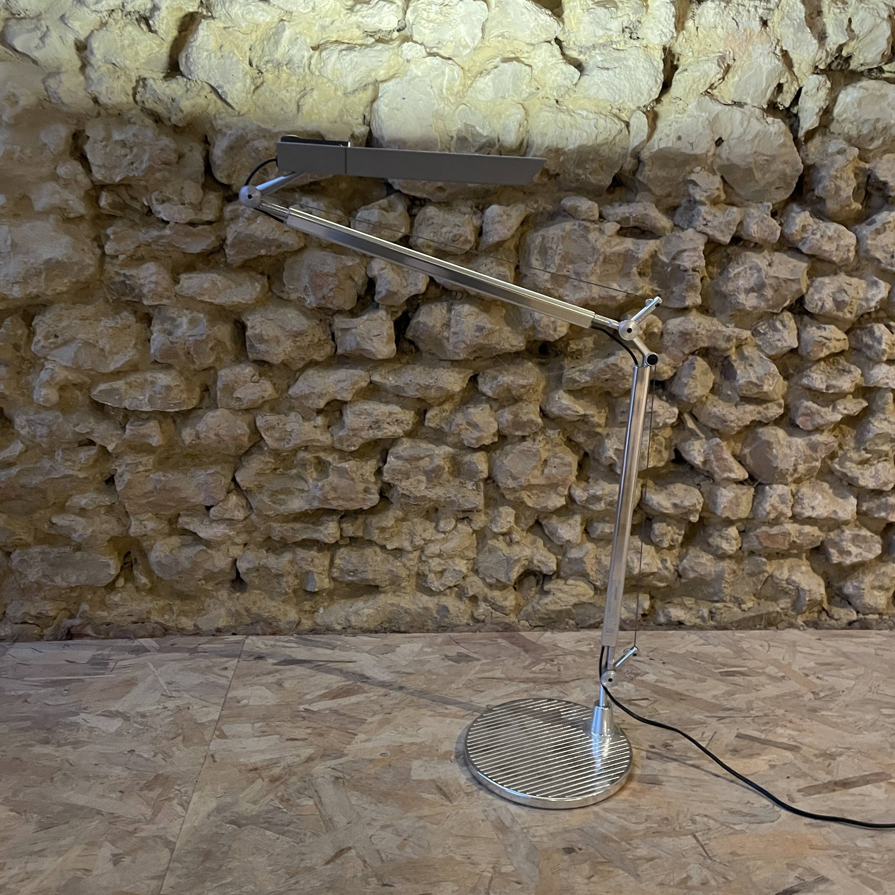 Architect's lamp - Artemide - Tolomeo video